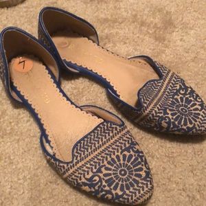 Super cute cream and blue flats size 7